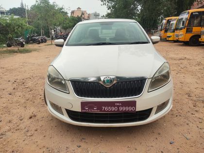 2013 Skoda Rapid 1.6 TDI Ambition प्लस Alloy