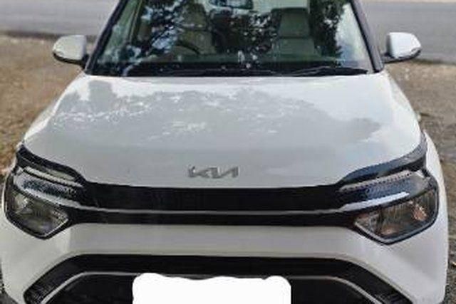 Second-hand 2024 Kia Carens Premium Opt for sale in Maihar