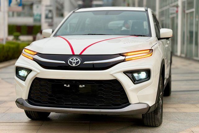 Second-hand 2025 Toyota Hyryder V HYBRID for sale in Faridabad