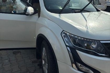 2019 Mahindra XUV500 W9 AT BSIV