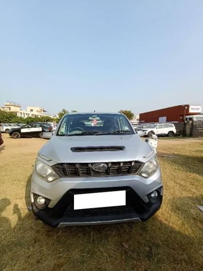 2017 Mahindra NuvoSport एन8