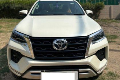 2021 Toyota Fortuner 4X2 डीजल बीएस6