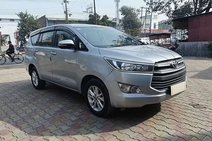 2017 Toyota Innova Crysta 2.4 जी MT बीएस4