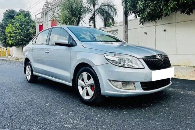 Skoda Rapid 1.5 TDI AT Style Plus Second-hand 2016 Skoda Rapid 1.5 TDI AT Style Plus for sale in Jaipur