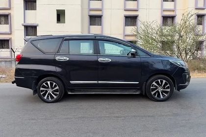 2022 Toyota Innova Crysta 2.4 जेडएक्स 7 STR