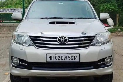2015 टोयोटा फॉर्च्यूनर 4x2 AT