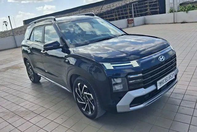 Second-hand 2024 Hyundai Alcazar Signature (O) AE 7Str Diesel AT for sale in Mumbai
