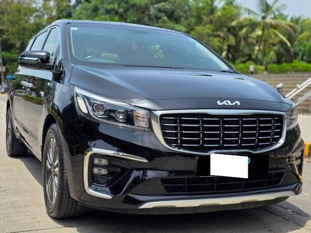 Kia Carnival लिमोजिन प्लस Second-hand 2023 Kia Carnival लिमोजिन प्लस for sale in Mumbai