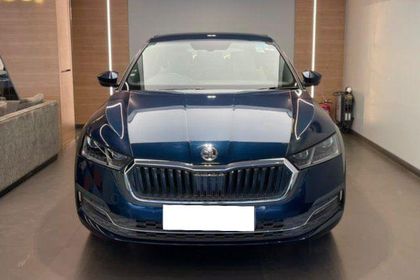 2021 Skoda Octavia Laurin और Klement