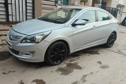 2015 Hyundai Verna 1.6 CRDi एस रेनफोर्स्ड ऑप्शन