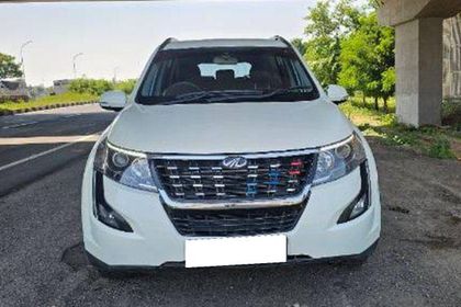2019 Mahindra XUV500 W7 बीएस4
