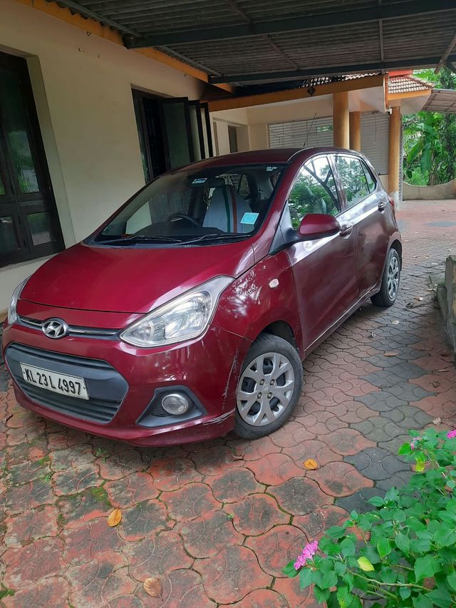 Hyundai Grand i10 CRDi मैग्ना Second-hand 2015 Hyundai Grand i10 CRDi मैग्ना for sale in Kollam