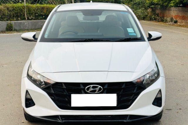 Second-hand 2023 Hyundai i20 Sportz for sale in New Delhi