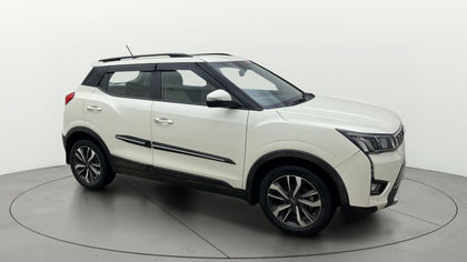 2020 महिंद्रा एक्सयूवी300 W8 Option Dual Tone BSVI