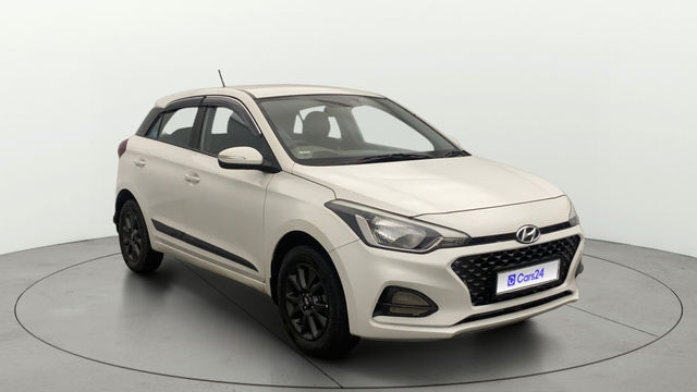 Second-hand 2018 Hyundai i20 1.2 एस्टा for sale in Lucknow