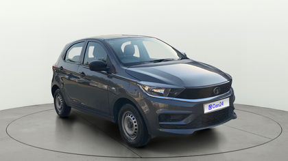 2025 Tata Tiago एक्सई