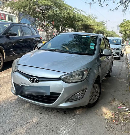2013 Hyundai i20 एस्टा ऑप्शनल with Sunroof 1.2