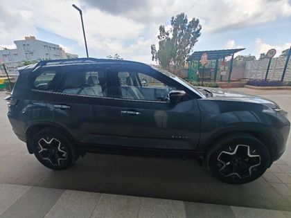 2024 Tata Safari Accomplished Dark