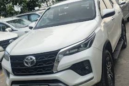 2023 Toyota Fortuner 4X2 Diesel AT