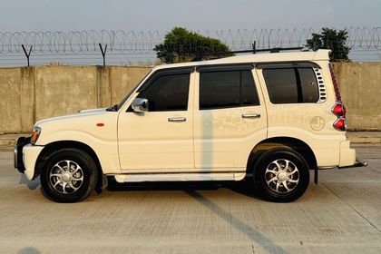 2013 Mahindra Scorpio EX 2WD 7S