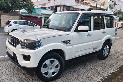 2021 Mahindra Scorpio S5 9Str