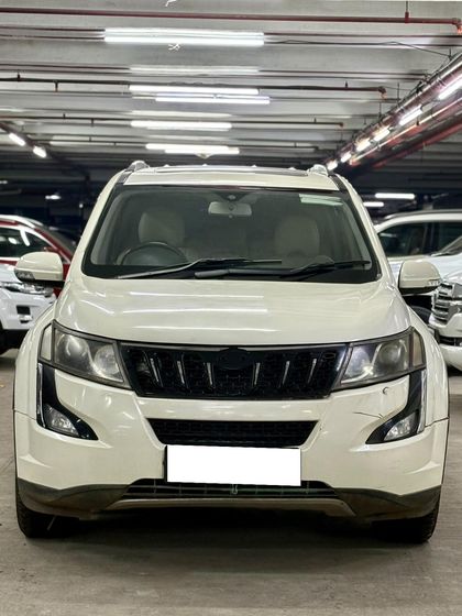 2018 Mahindra XUV500 AT W10 FWD