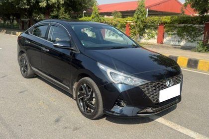 2022 Hyundai Verna एसएक्स Opt