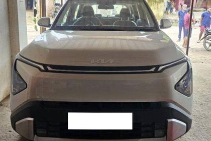 2025 Kia Carens Clavis एचटीई (ओ)