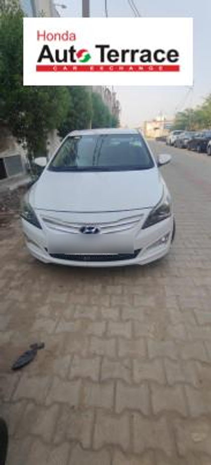2015 हुंडई वरना 1.6 CRDi SX