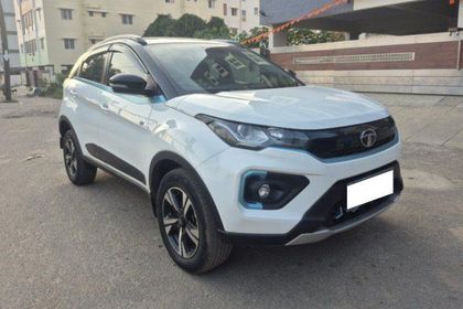2022 Tata Nexon EV एक्सजेड प्लस लक्स