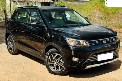 2023 Mahindra XUV300 W8 Option BSVI