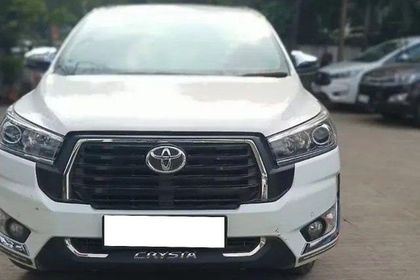 2023 Toyota Innova Crysta 2.4 जी 7 STR