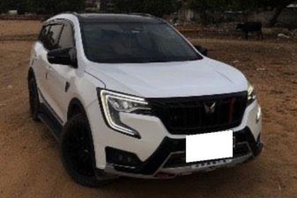 2024 Mahindra XUV700 ax7l 7Str AT