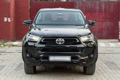 2025 Toyota Hilux High AT