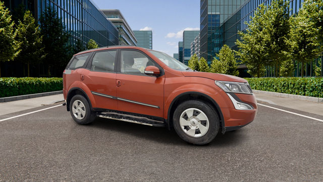 Mahindra XUV500 W6 2WD Second-hand 2016 Mahindra XUV500 W6 2WD for sale in Pune