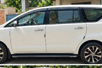 2022 Toyota Innova Crysta 2.4 ZX 7 STR AT