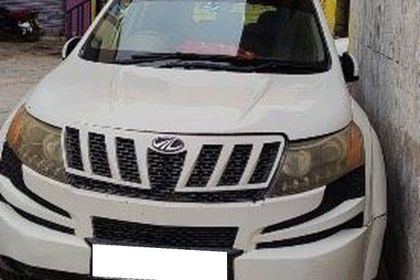 2013 Mahindra XUV500 W8 2WD