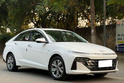 2025 Hyundai Verna एसएक्स IVT