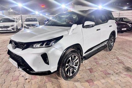 2023 Toyota Fortuner Legender 4x2 AT