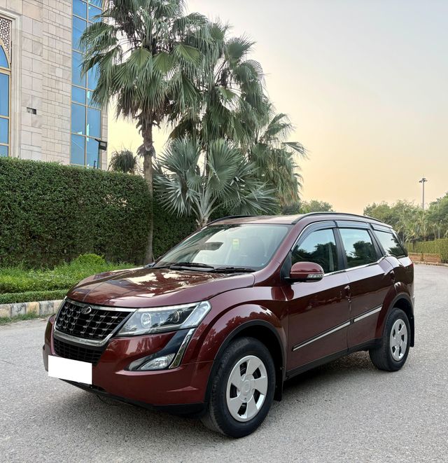 Mahindra XUV500 W7 BSIV Second-hand 2018 Mahindra XUV500 W7 BSIV for sale in New Delhi