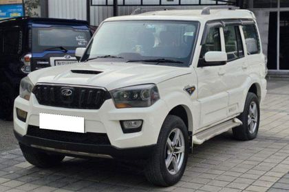 2015 Mahindra Scorpio S10 7 Seater 2WD