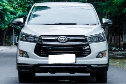 2017 Toyota Innova Crysta Touring Sport 2.4 MT BSIV