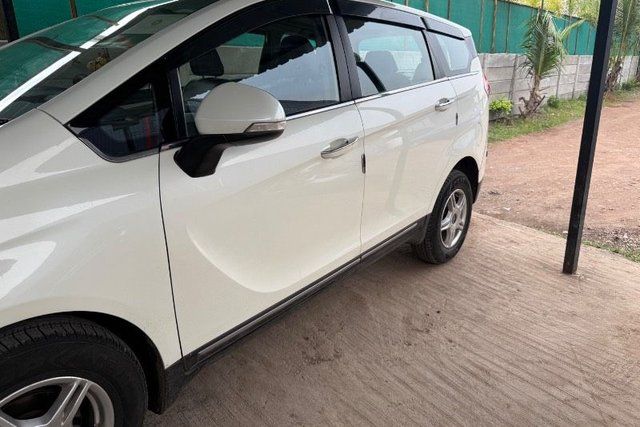 Second-hand 2018 Mahindra Marazzo M6 for sale in Pune