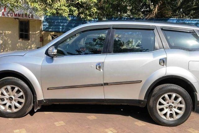 Mahindra XUV500 W6 2WD Second-hand 2014 Mahindra XUV500 W6 2WD for sale in Mira Road