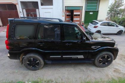 2022 Mahindra Scorpio S11