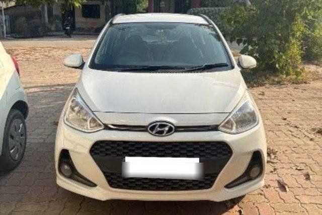 Hyundai Grand i10 1.2 कप्पा स्पोर्टज़ ऑप्शन AT Second-hand 2017 Hyundai Grand i10 1.2 कप्पा स्पोर्टज़ ऑप्शन AT for sale in Kosamba