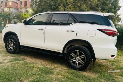 2023 Toyota Fortuner 4x2 डीजल एटी