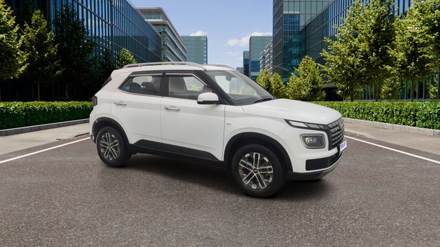 Second-hand 2024 Hyundai Venue एसएक्स Opt टर्बो DCT for sale in Pune