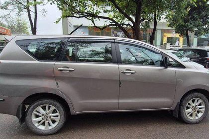 2018 Toyota Innova Crysta 2.4 जी MT 8S बीएस4