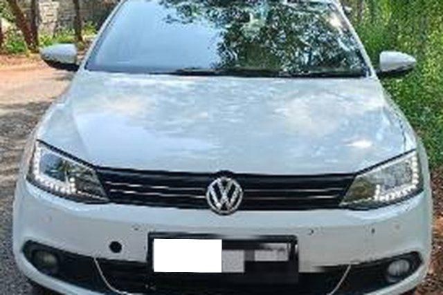 Second-hand 2014 Volkswagen Jetta 2.0L TDI Highline AT for sale in Erode